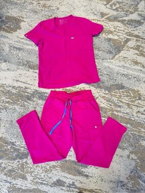 FIGS “Raspberry Sorbet” set